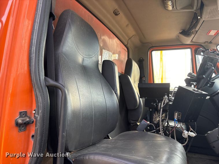 image for item EA4545 2009 International 7400 dump truck