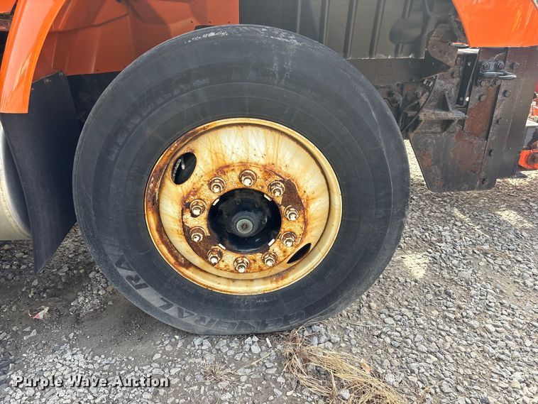 image for item EA4545 2009 International 7400 dump truck