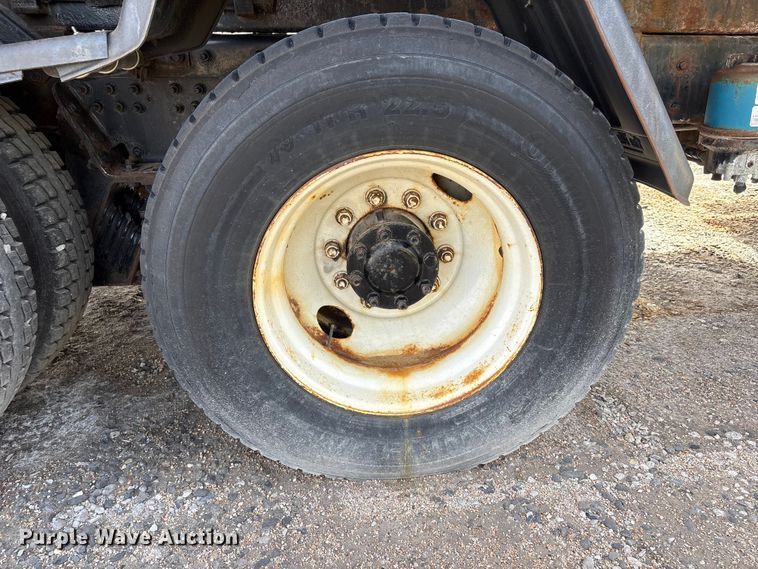 image for item EA4545 2009 International 7400 dump truck