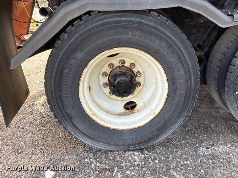 image for item EA4545 2009 International 7400 dump truck