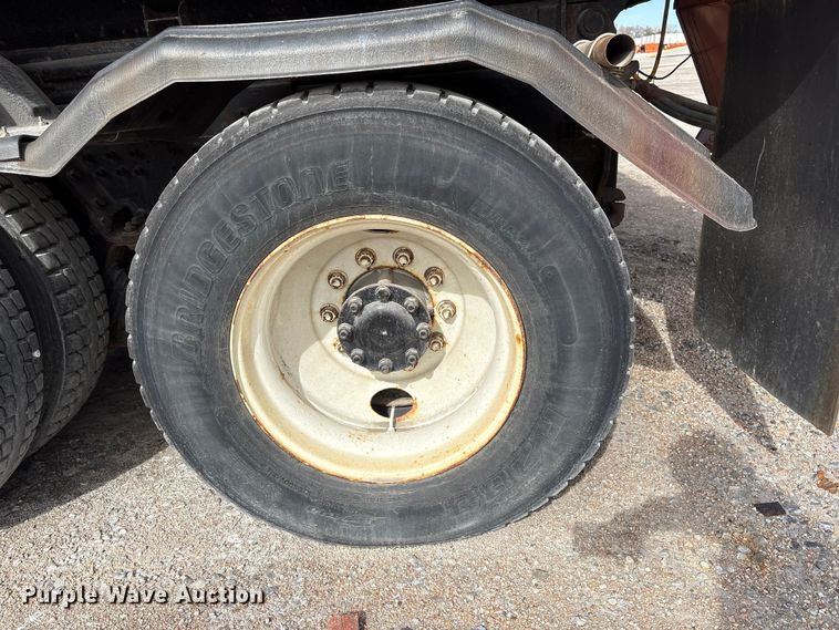 image for item EA4545 2009 International 7400 dump truck