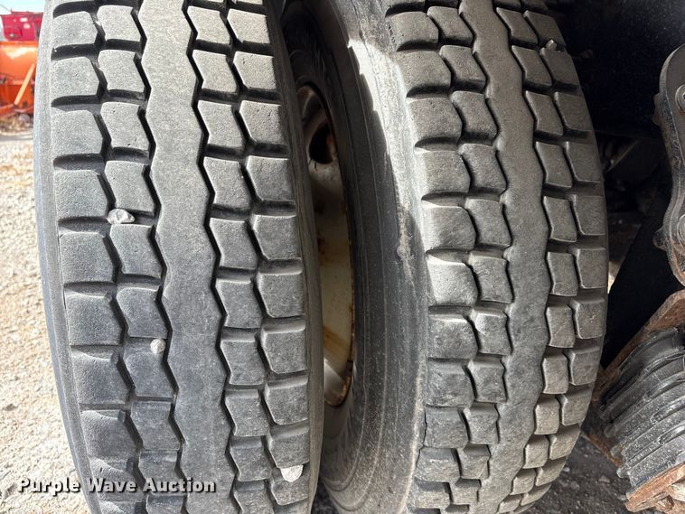 image for item EA4545 2009 International 7400 dump truck