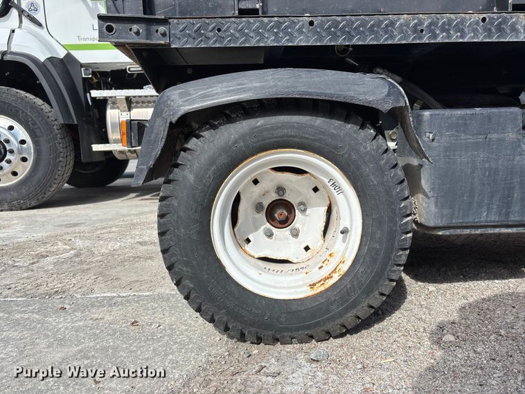 image for item EA4546 2015 Toro Workman HDX utility vehicle