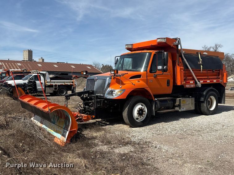 image for item EA4548 2007 International 7400 dump truck