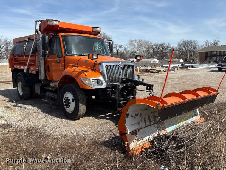 image for item EA4548 2007 International 7400 dump truck