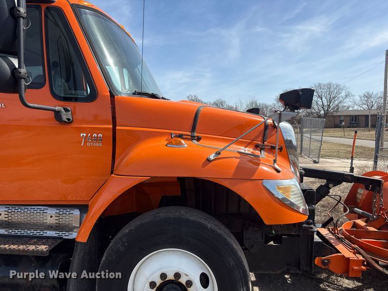 image for item EA4548 2007 International 7400 dump truck