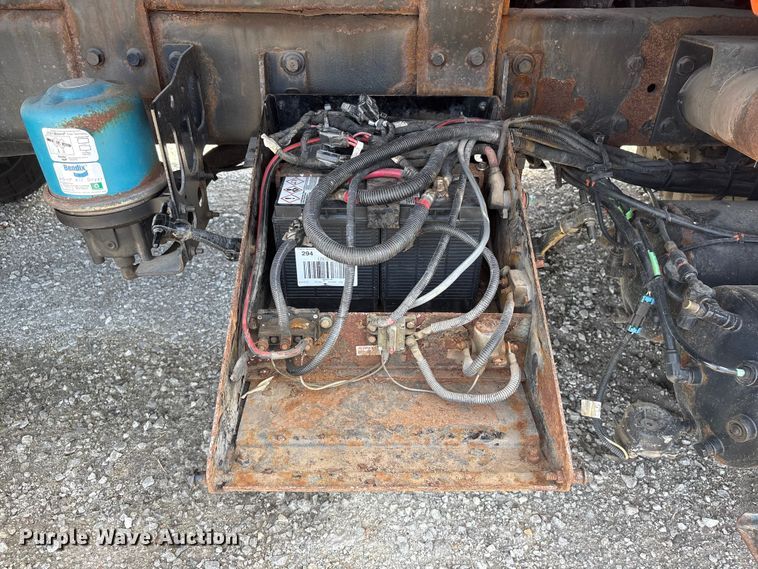 image for item EA4548 2007 International 7400 dump truck