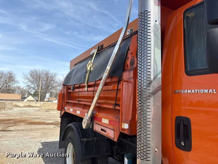 image for item EA4548 2007 International 7400 dump truck