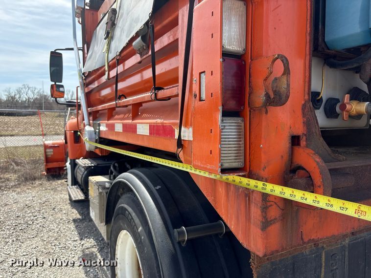 image for item EA4548 2007 International 7400 dump truck