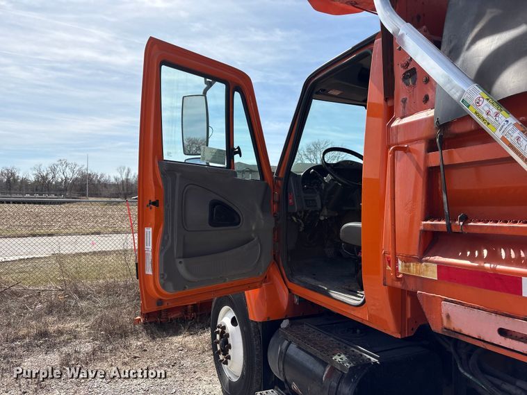 image for item EA4548 2007 International 7400 dump truck