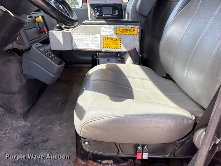 image for item EA4548 2007 International 7400 dump truck