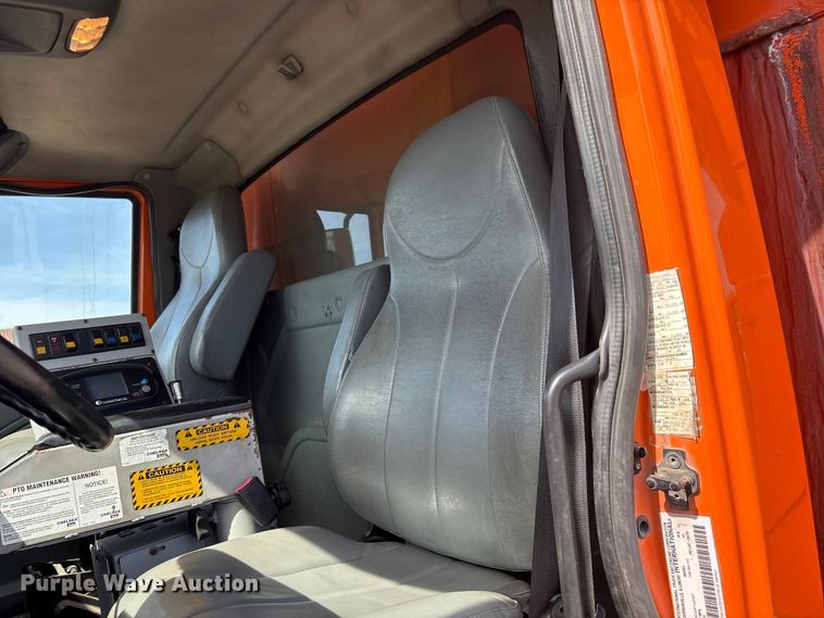 image for item EA4548 2007 International 7400 dump truck