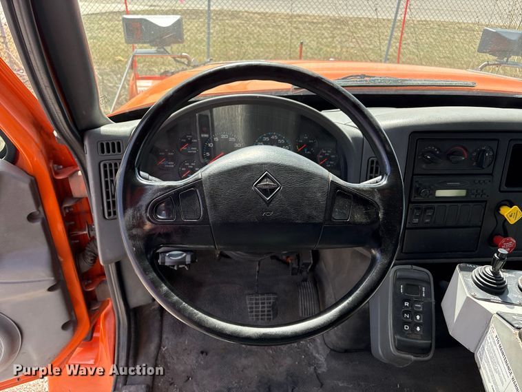 image for item EA4548 2007 International 7400 dump truck