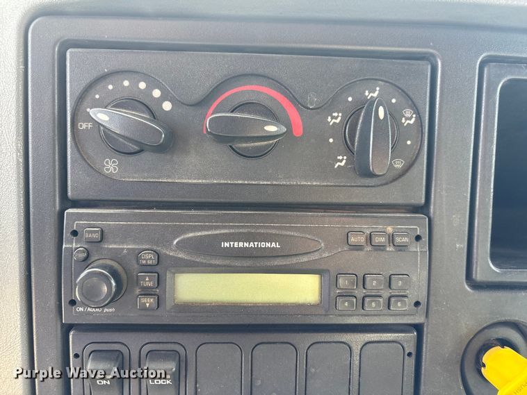 image for item EA4548 2007 International 7400 dump truck