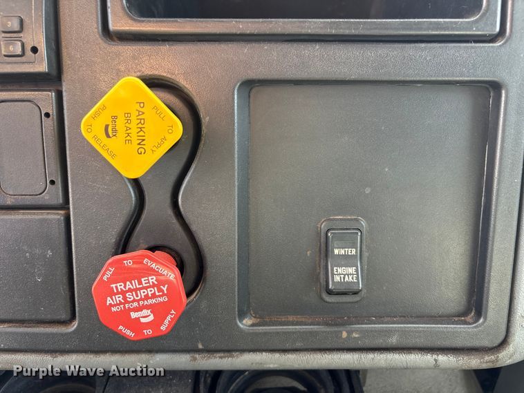 image for item EA4548 2007 International 7400 dump truck