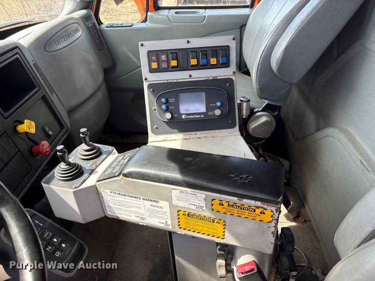 image for item EA4548 2007 International 7400 dump truck