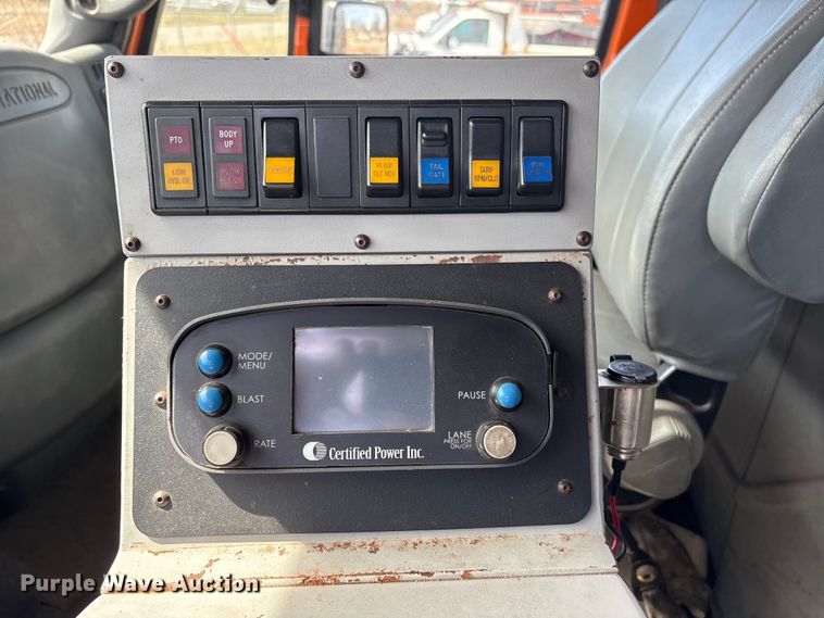 image for item EA4548 2007 International 7400 dump truck