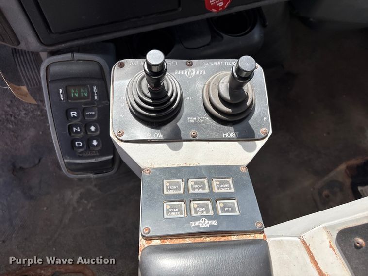 image for item EA4548 2007 International 7400 dump truck