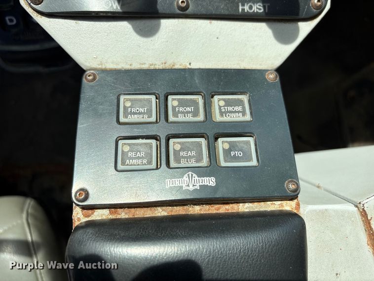 image for item EA4548 2007 International 7400 dump truck