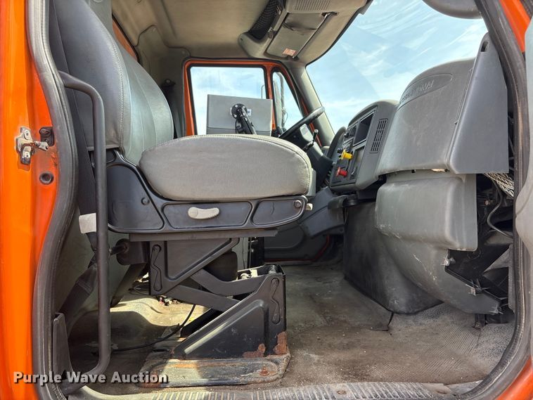 image for item EA4548 2007 International 7400 dump truck