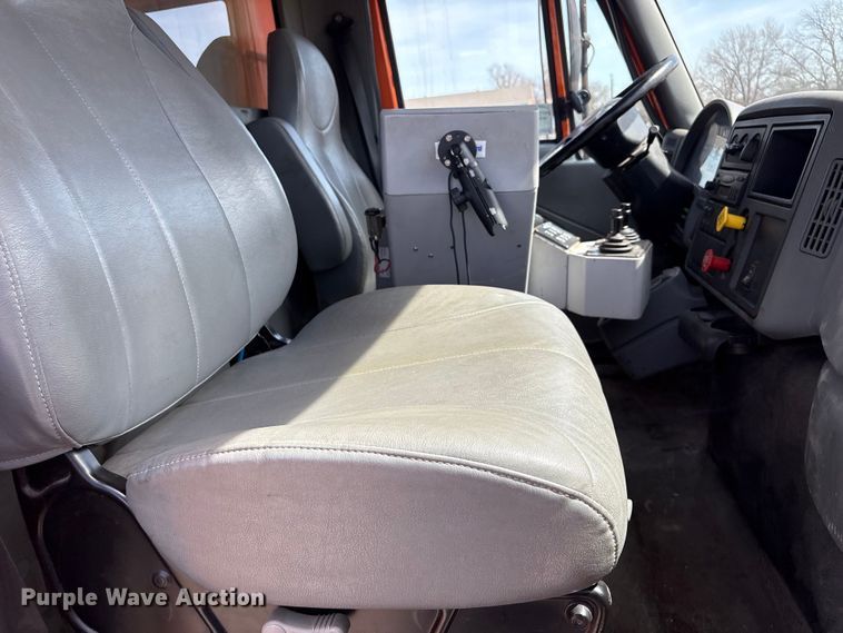 image for item EA4548 2007 International 7400 dump truck