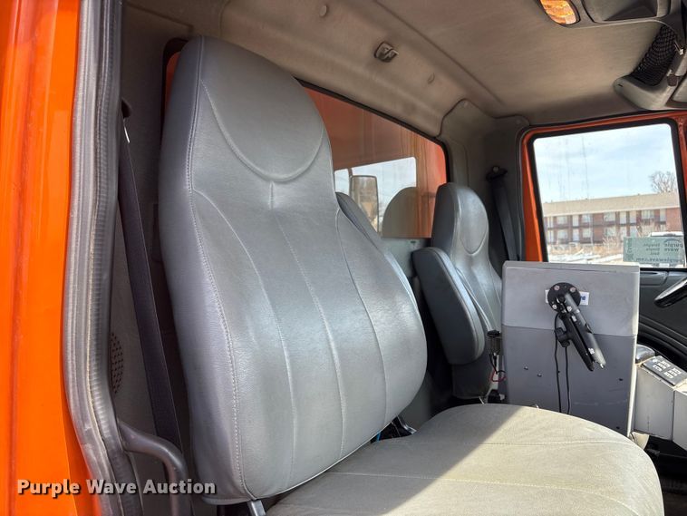 image for item EA4548 2007 International 7400 dump truck