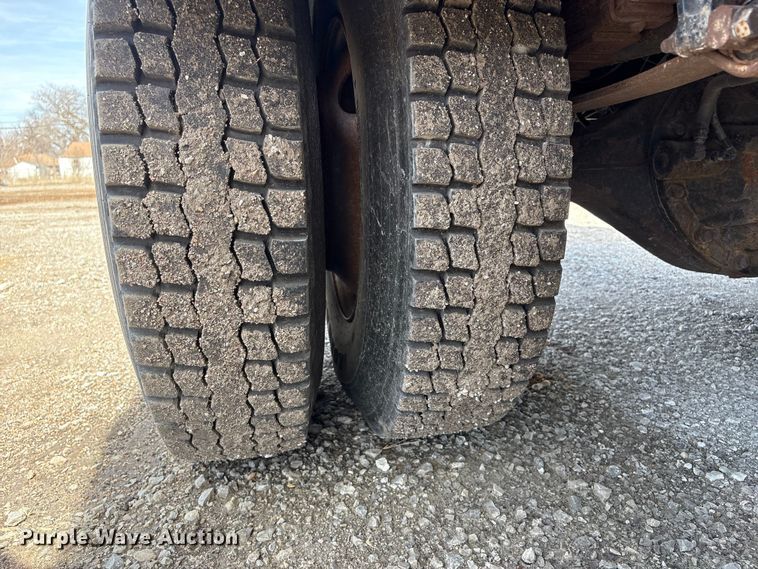 image for item EA4548 2007 International 7400 dump truck