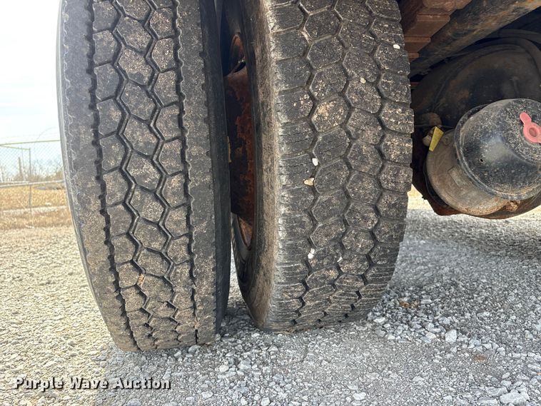 image for item EA4548 2007 International 7400 dump truck