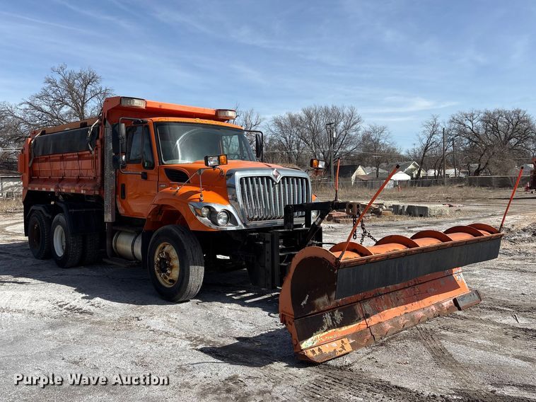 image for item EA4549 2009 International WorkStar dump truck