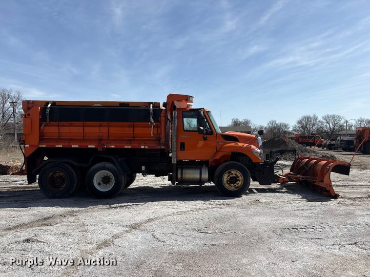 image for item EA4549 2009 International WorkStar dump truck