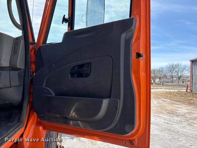 image for item EA4549 2009 International WorkStar dump truck