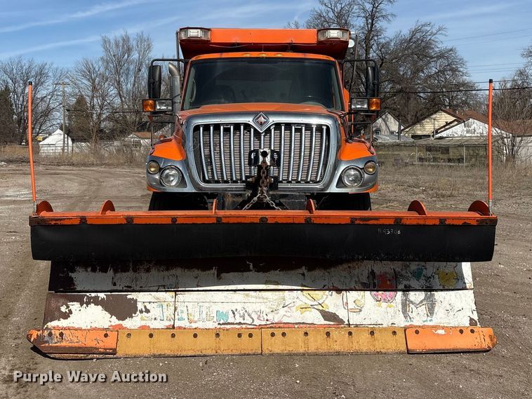 image for item EA4550 2008 International Workstar 7400 dump truck