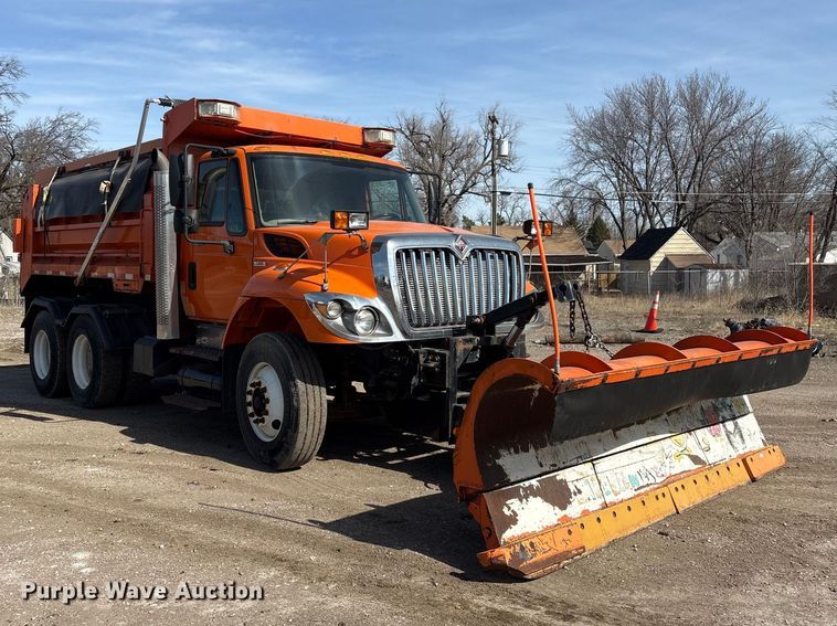 image for item EA4550 2008 International Workstar 7400 dump truck