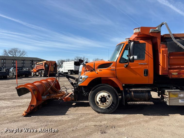 image for item EA4550 2008 International Workstar 7400 dump truck