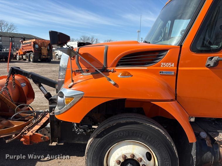 image for item EA4550 2008 International Workstar 7400 dump truck