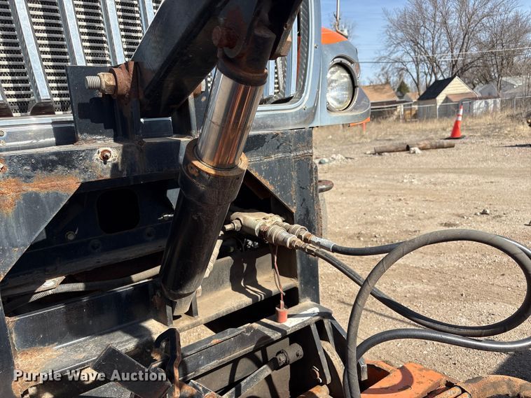 image for item EA4550 2008 International Workstar 7400 dump truck