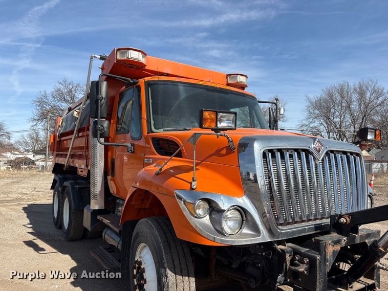 image for item EA4550 2008 International Workstar 7400 dump truck