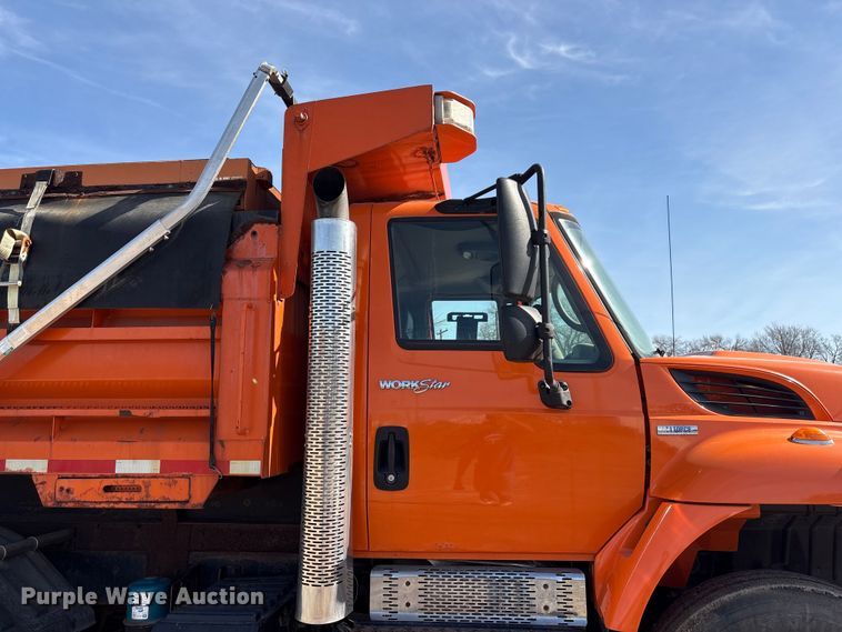 image for item EA4550 2008 International Workstar 7400 dump truck