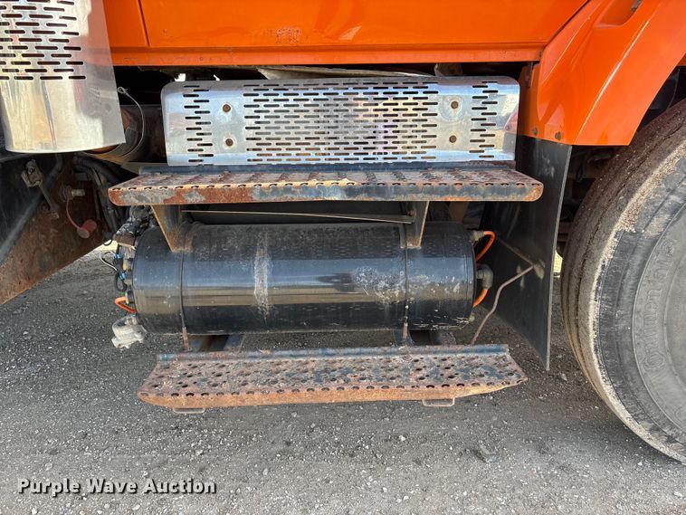 image for item EA4550 2008 International Workstar 7400 dump truck