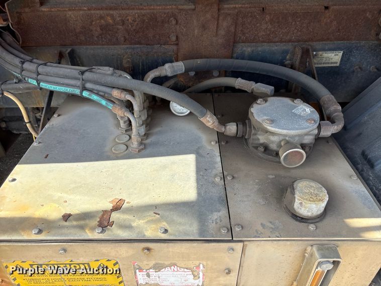 image for item EA4550 2008 International Workstar 7400 dump truck