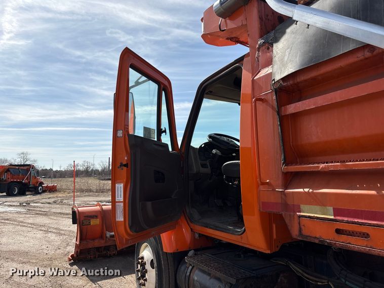 image for item EA4550 2008 International Workstar 7400 dump truck