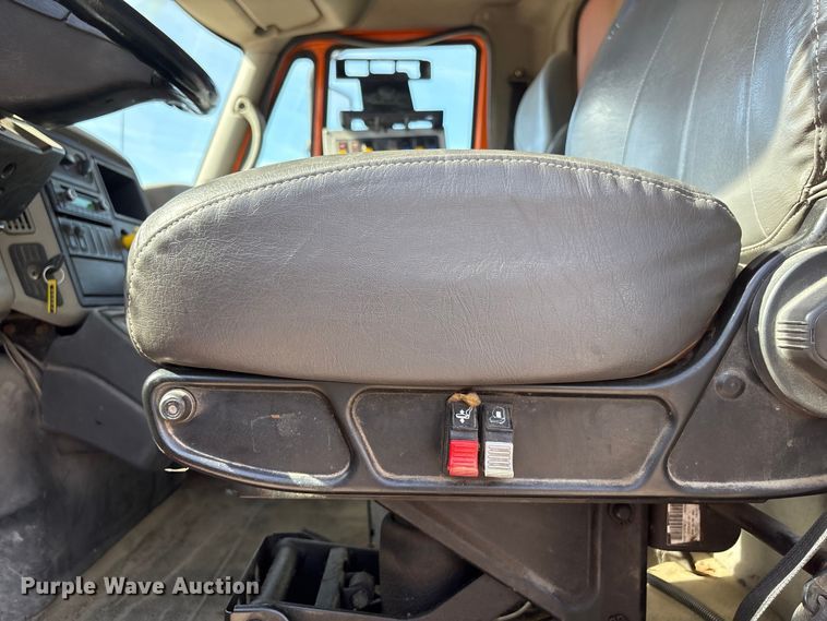 image for item EA4550 2008 International Workstar 7400 dump truck