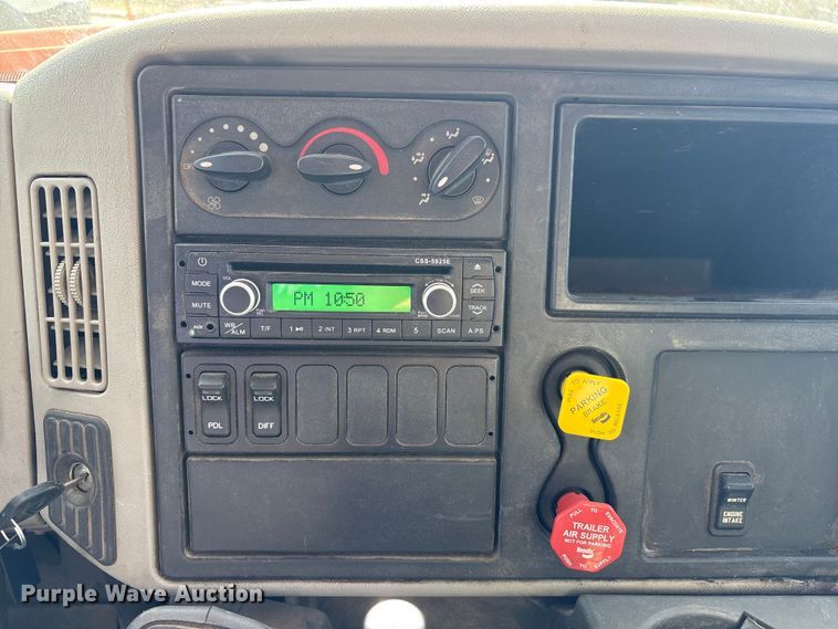 image for item EA4550 2008 International Workstar 7400 dump truck