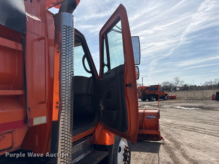 image for item EA4550 2008 International Workstar 7400 dump truck