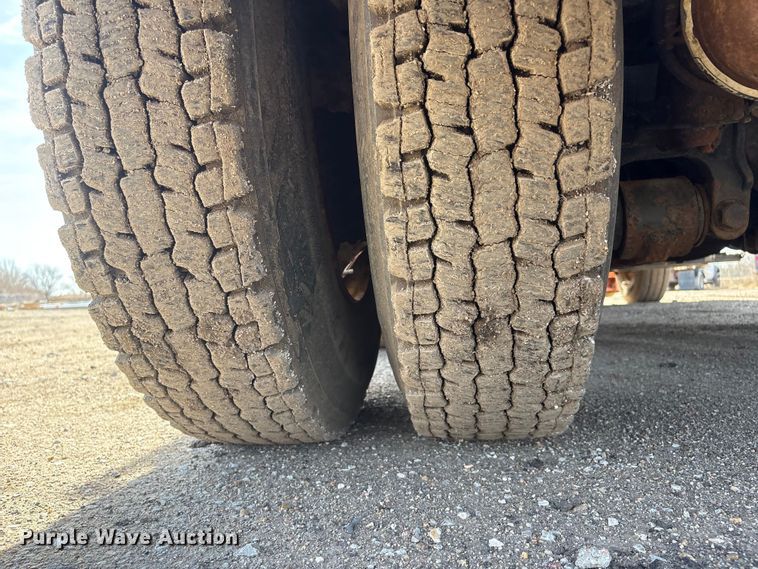 image for item EA4550 2008 International Workstar 7400 dump truck