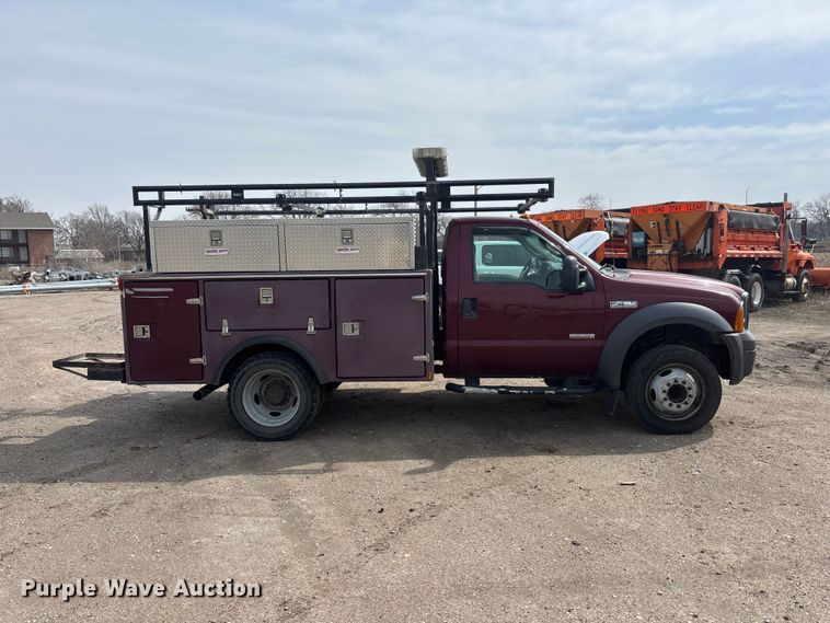 image for item EA4552 2005 Ford F450 Super Duty utility / service truck