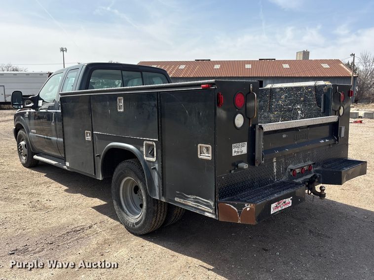 image for item EA4553 2004 Ford F350 Super Duty Ext. Cab utility bed pickup truck