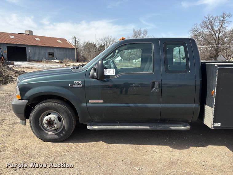 image for item EA4553 2004 Ford F350 Super Duty Ext. Cab utility bed pickup truck