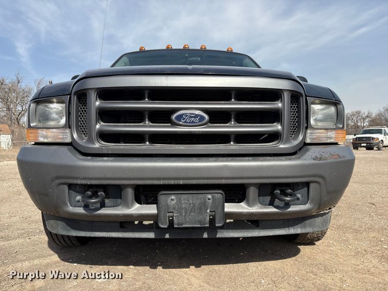 image for item EA4553 2004 Ford F350 Super Duty Ext. Cab utility bed pickup truck