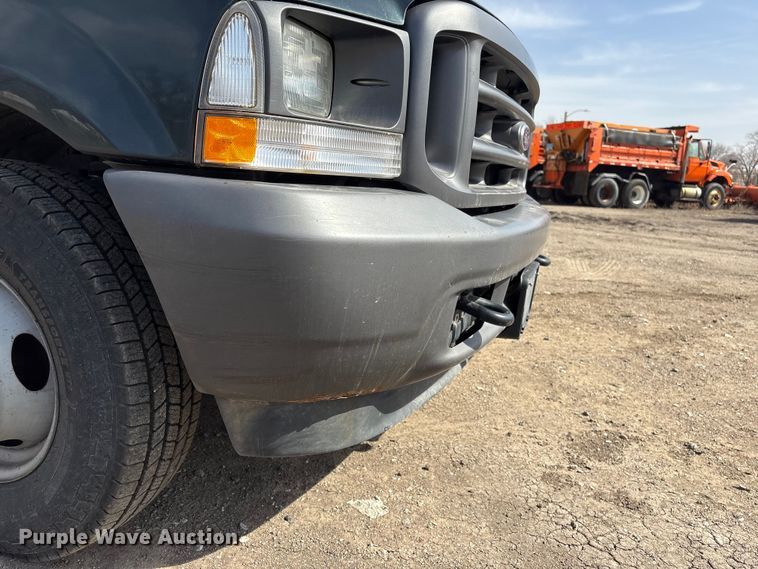 image for item EA4553 2004 Ford F350 Super Duty Ext. Cab utility bed pickup truck